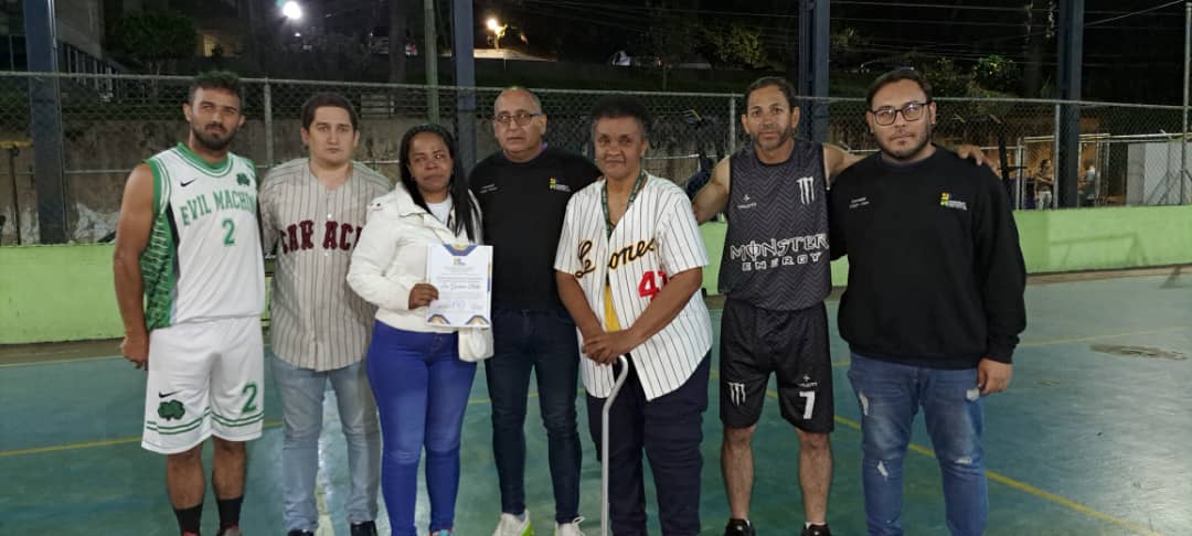 Realizan Homenaje al atleta Sanantoñero Luis Gustavo Bello