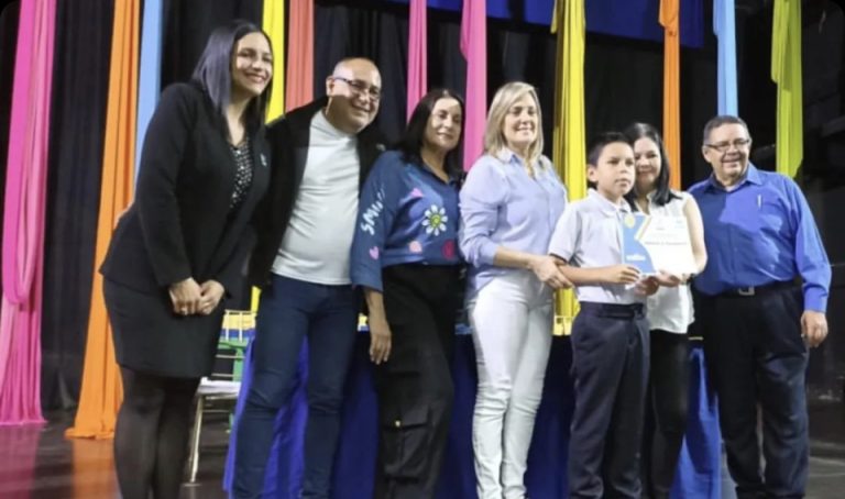 Excelencia Educativa reconoce a los estudiantes que obtuvieron máximas calificaciones en Los Salias
