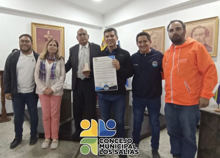 Concejo Municipal entregó Acuerdo por el segundo Aniversario de Fuerza Vecinal