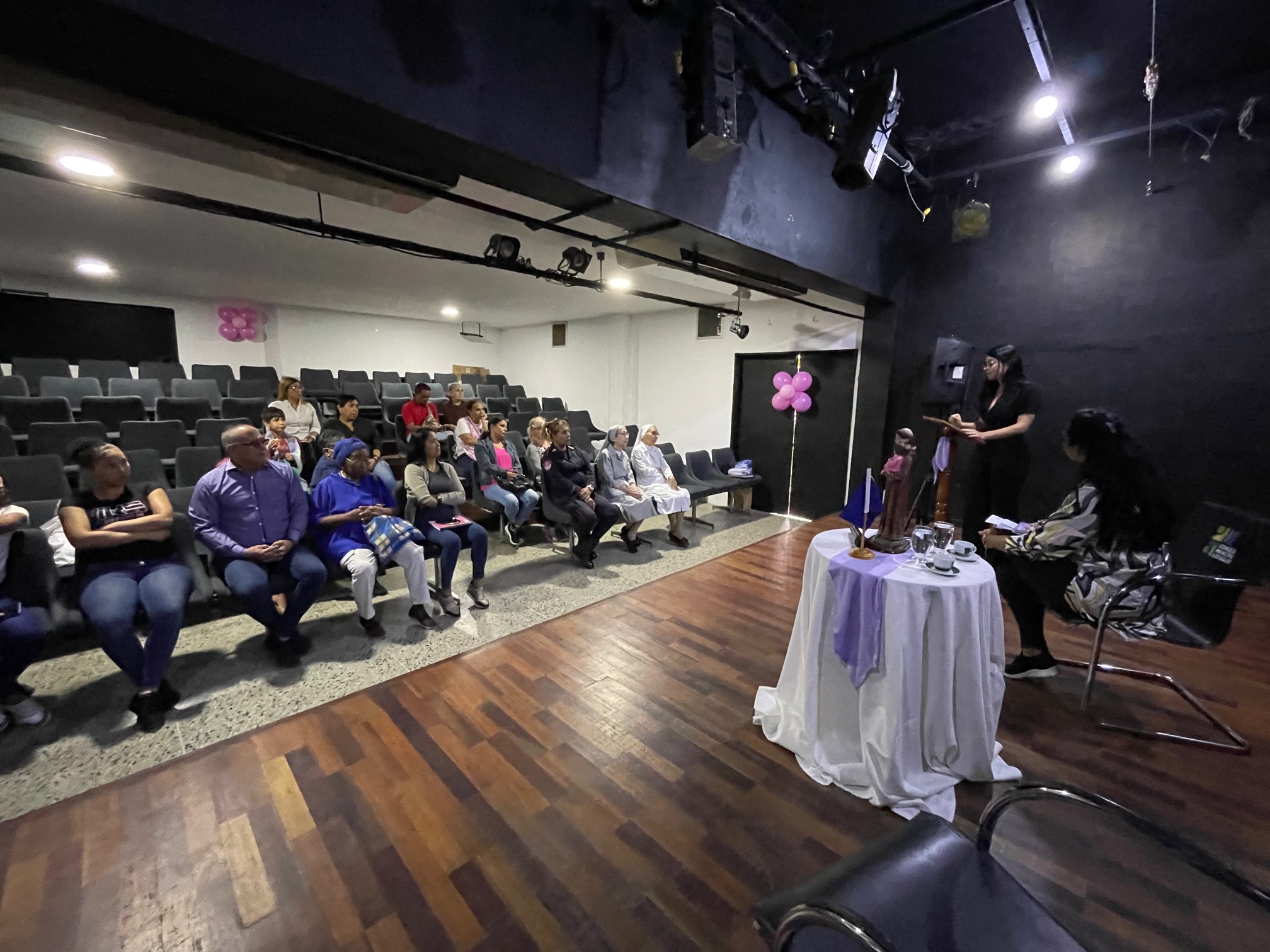 En Los Salias realizaron conversatorio sobre la No Violencia contra la Mujer