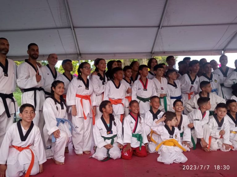 Atleta Sanantoñera Victoria Lira una promesa del Taekwondo nacional