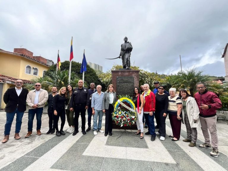 El Concejo Municipal de Los Salias realizó ofrenda floral en conmemoración a los 203 años de la Batalla de Carabobo