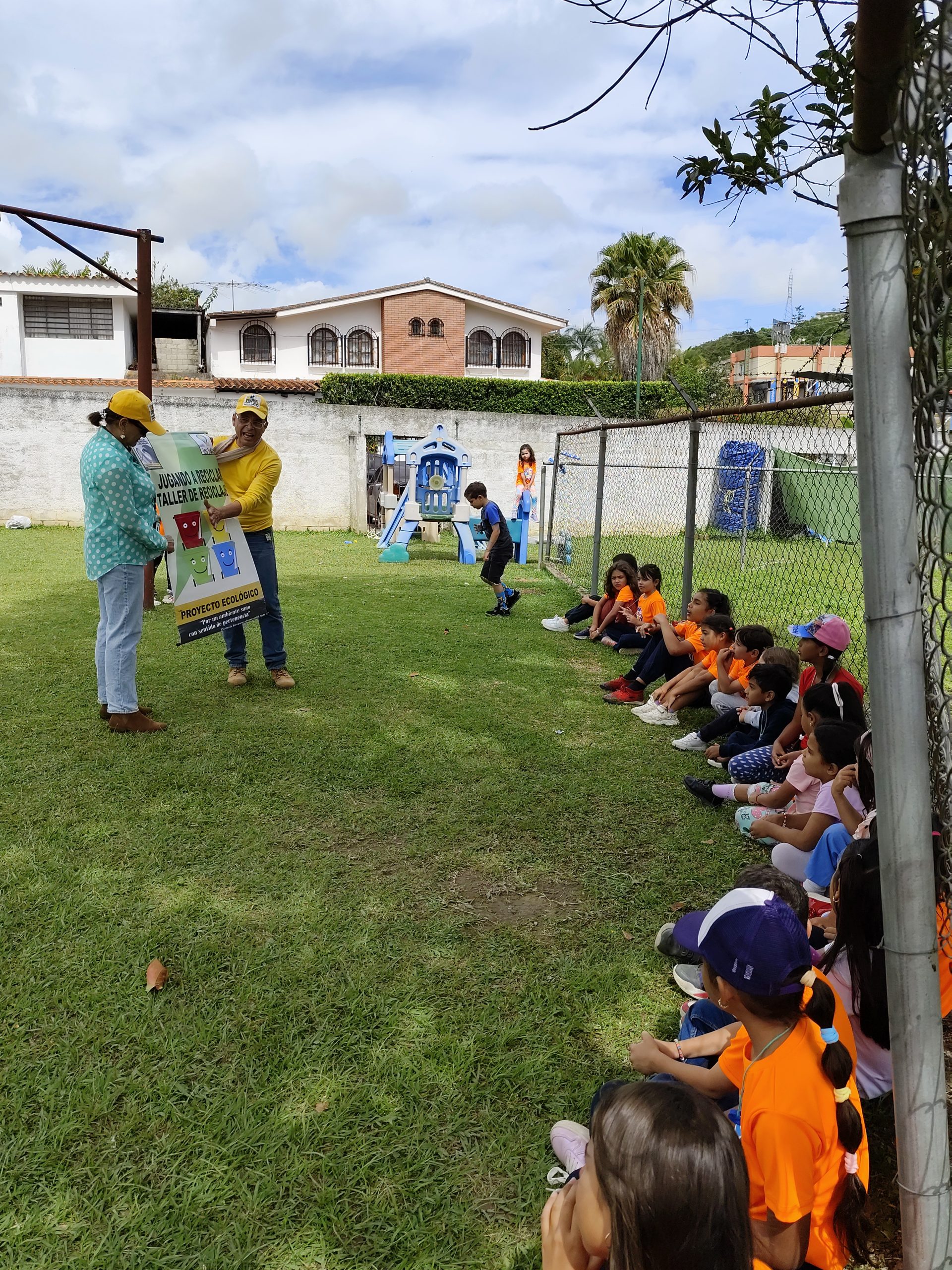La Comisión de Ambiente del Concejo Municipal de Los Salias creó conciencia a través de Jugando a Reciclar en el Plan Vacacional La Gran Aventura.