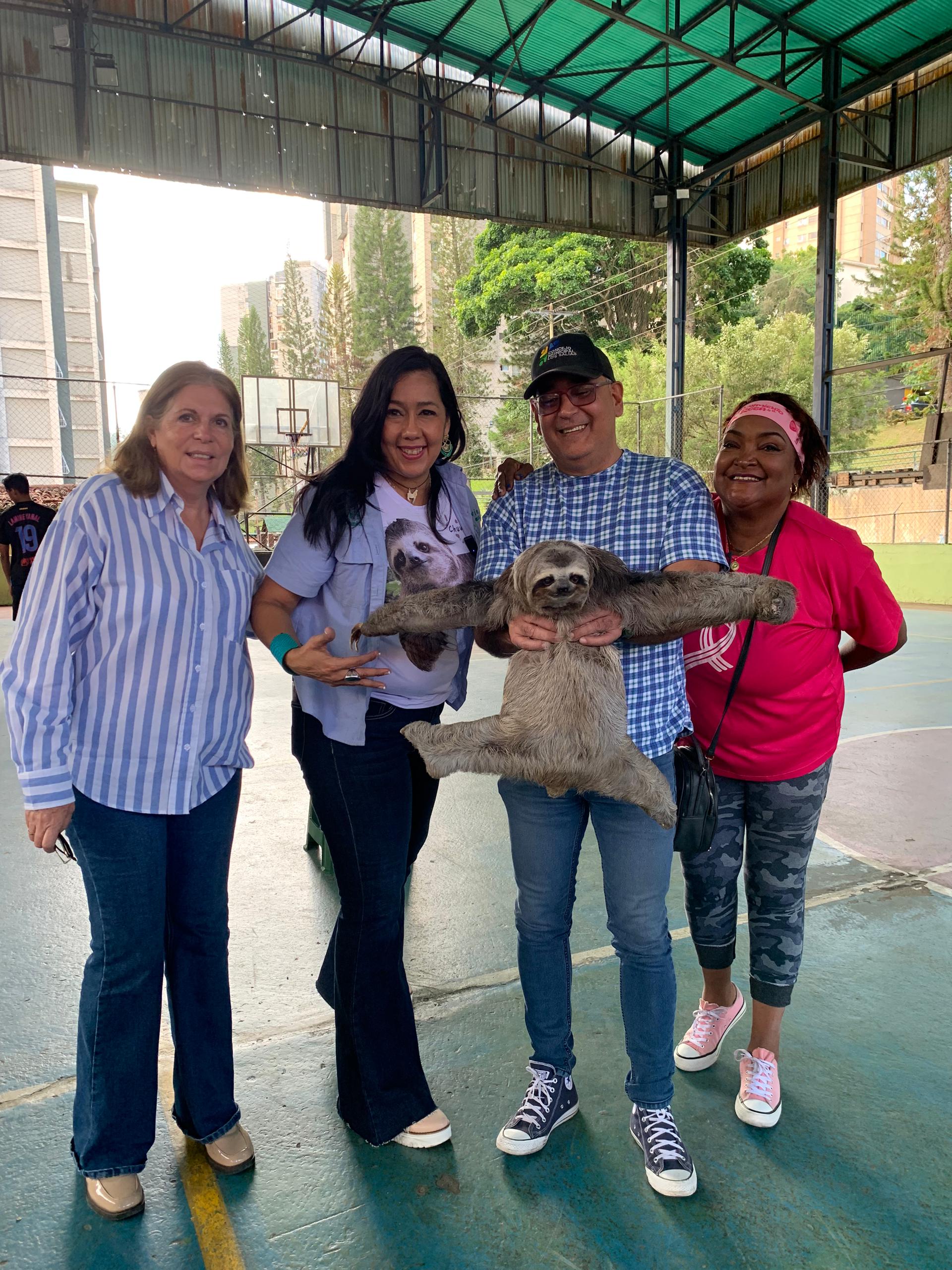 En el marco del Día Internacional de la Pereza, este sábado #19Oct el Concejo Municipal de Los Salias organizó la charla «Conoce a tú vecina la pereza»