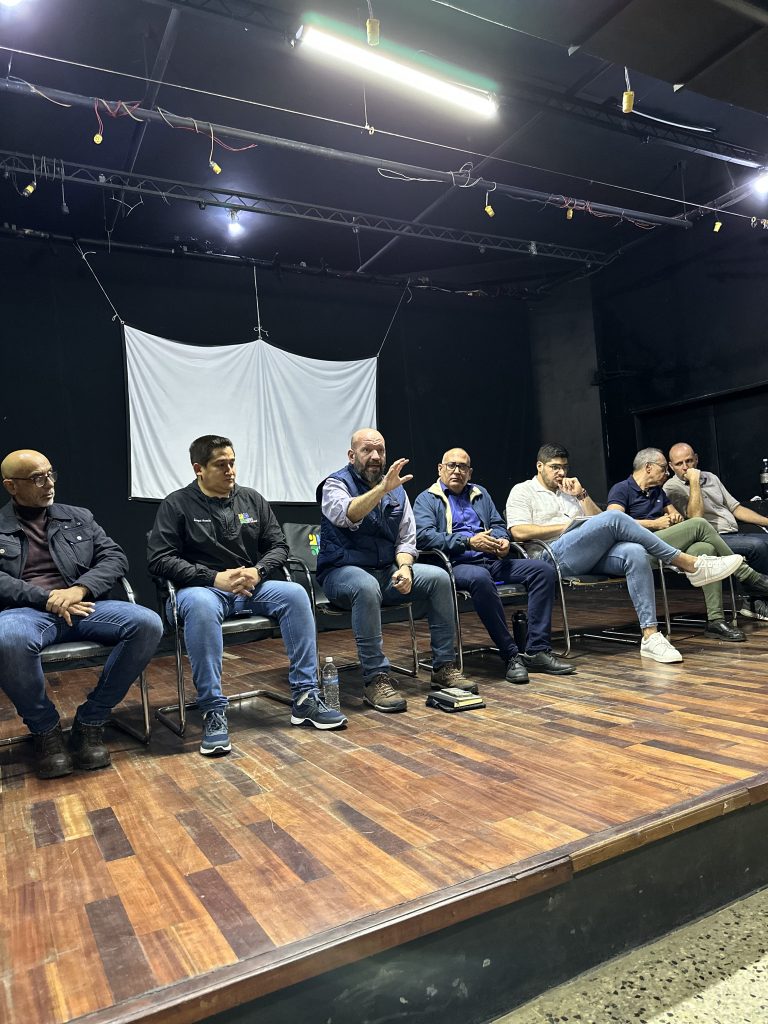 EL CONCEJO MUNICIPAL DE LOS SALIAS SIGUE CUMPLIENDO CON SU AGENDA EN PRO DEL DESARROLLO ECONÓMICO Y TURÍSTICO DEL MUNICIPIO.